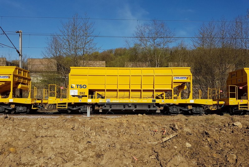 99 87 9 352 592-9 (2018-04-17 Longny).jpg