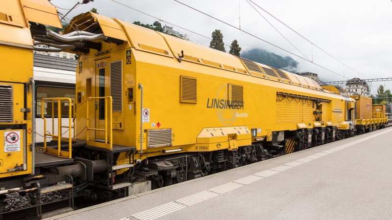 99 80 9427 011-8 D-DB (2018-05-15 gare de Montreux) Linsinger Austria SF06-FFS plus (3).jpg