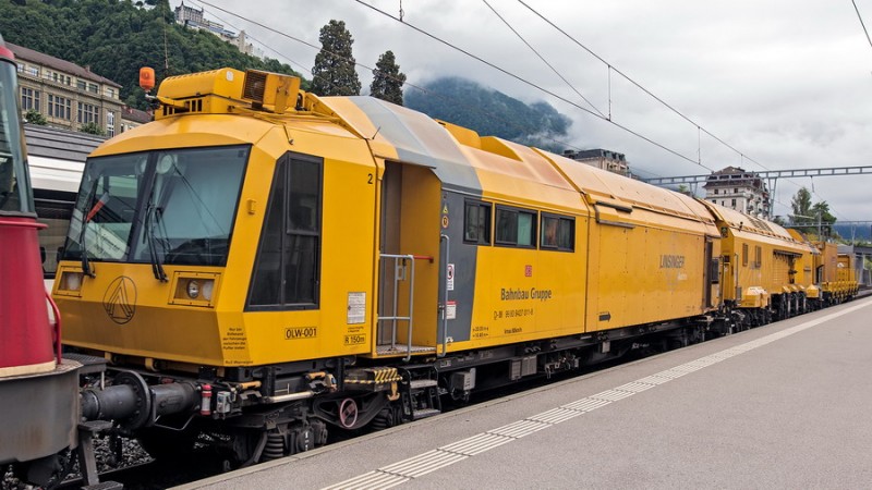 99 80 9427 011-8 D-DB (2018-05-15 gare de Montreux) Linsinger Austria SF06-FFS plus (1).jpg