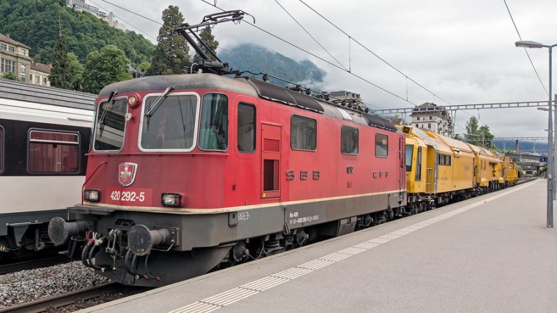 99 80 9427 011-8 D-DB (2018-05-15 gare de Montreux) Linsinger Austria SF06-FFS plus (0).jpg