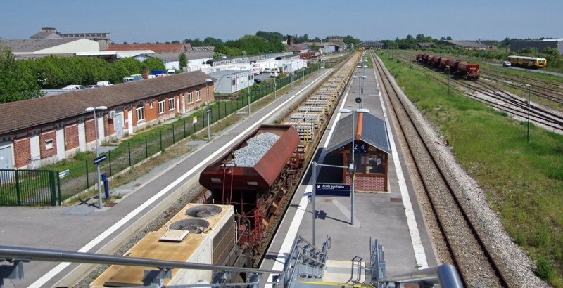 99 87 9 355 513-2 R87 5 (2018-05-18 gare de Chaulnes) (2).jpg