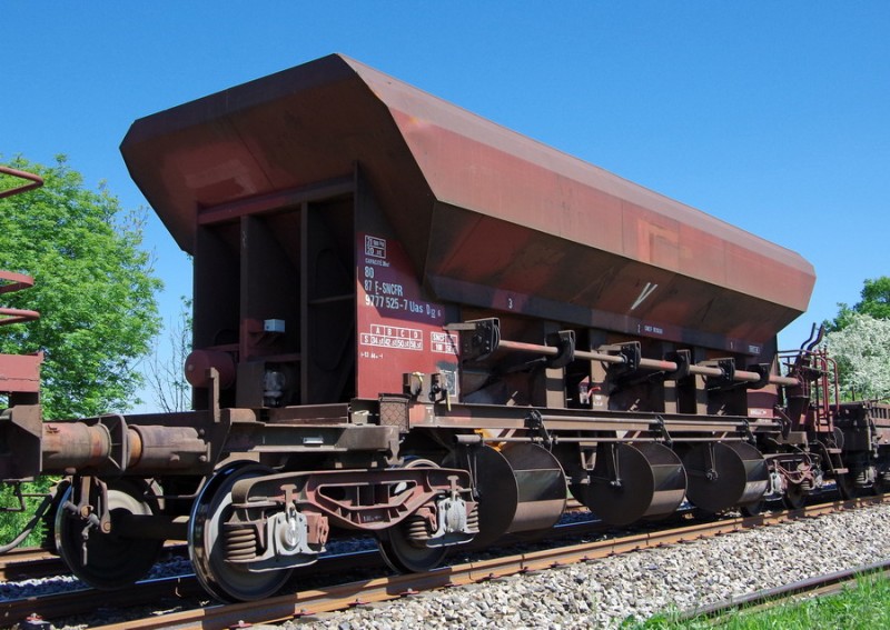 80 87 977 7 525-7 Us D12 6 F-SNCFR (2018-05-08 PKn°71 à Jussy) (1).jpg (195.73 Kio) Vu 531 fois 80 87 977 7 525-7 Us D12 6 F-SNCFR (2018-05-08 PKn°71 à Jussy) (1).jpg