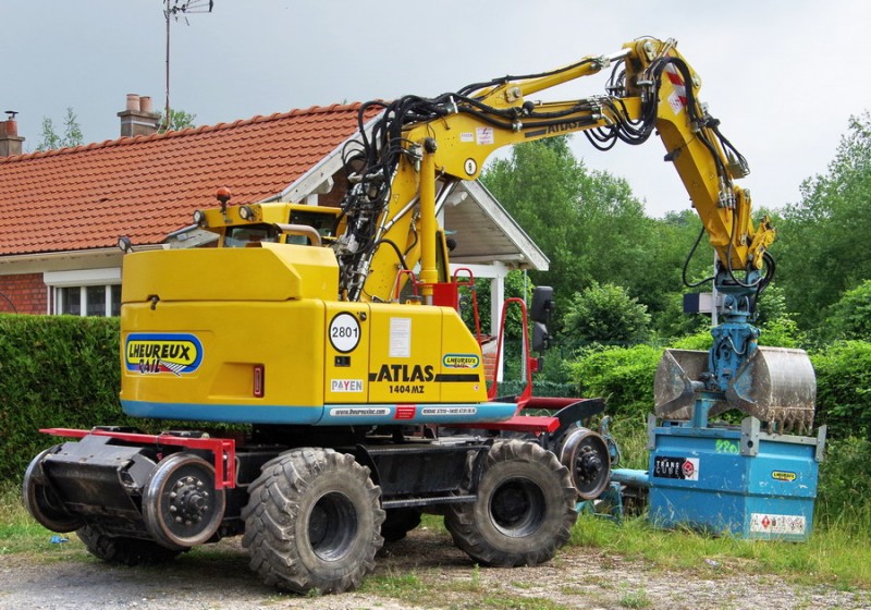 ATLAS 1404 KZW (2018-06-06 Vilers-Bretonneux) L'Heureux Rail 2801 (3).jpg (243.32 Kio) Vu 5648 fois ATLAS 1404 KZW (2018-06-06 Vilers-Bretonneux) L'Heureux Rail 2801 (3).jpg