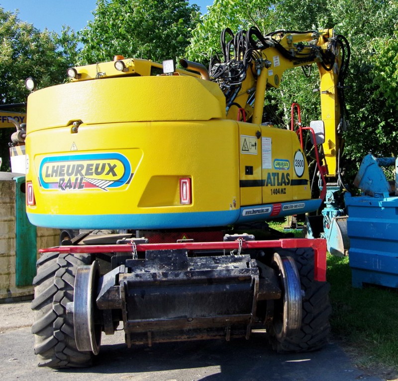 Atlas 1404 MZ (2018-06-27 PN n°9 Wiencourt-l'Equipèe) (7).jpg