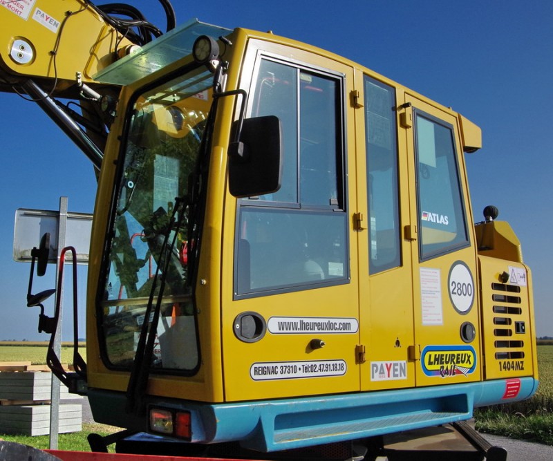 Atlas 1404 MZ (2018-06-27 PN n°9 Wiencourt-l'Equipèe) (11).jpg