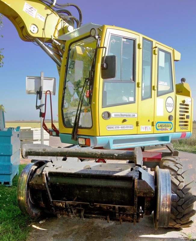 Atlas 1404 MZ (2018-06-27 PN n°9 Wiencourt-l'Equipèe) (10).jpg