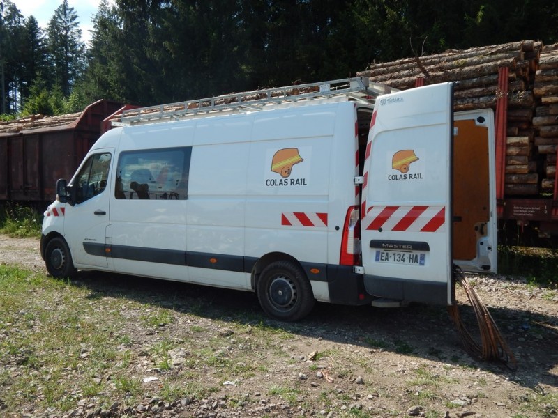 RENAULT MASTER - EA 134 HA - COLAS RAIL (1) (Copier).JPG