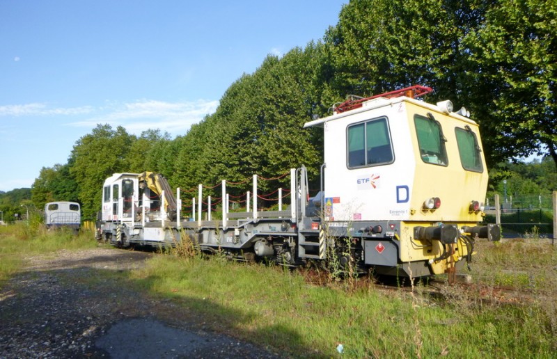 99 87 9 131 501-8 ETF Plasser & Theurer (2018-08-01 St-Leu-d'Esserent) (1).jpg