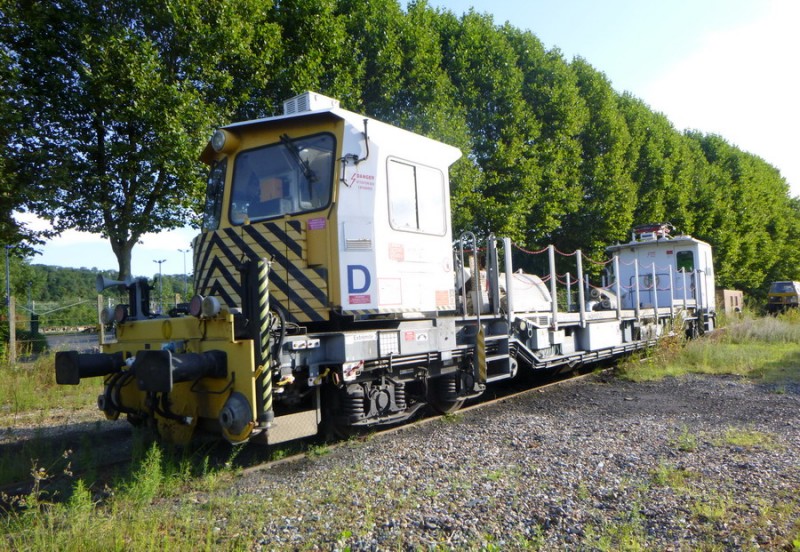 99 87 9 131 501-8 ETF Plasser & Theurer (2018-08-01 St-Leu-d'Esserent) (7).jpg