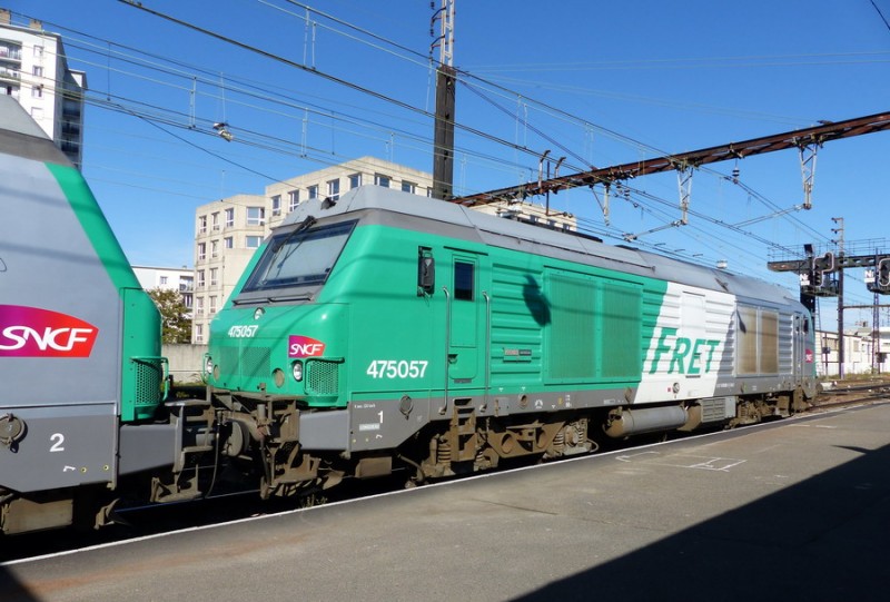 75057 (2014-10-14 gare de SPDC) + 75049 + 054 (1).jpg