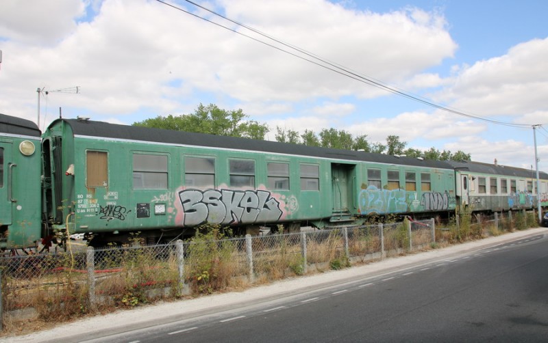 (4) 80 87 979 3 306-2 Uas H55 0 SNCF-RS (2018-08-21 Amboise) (1).jpg