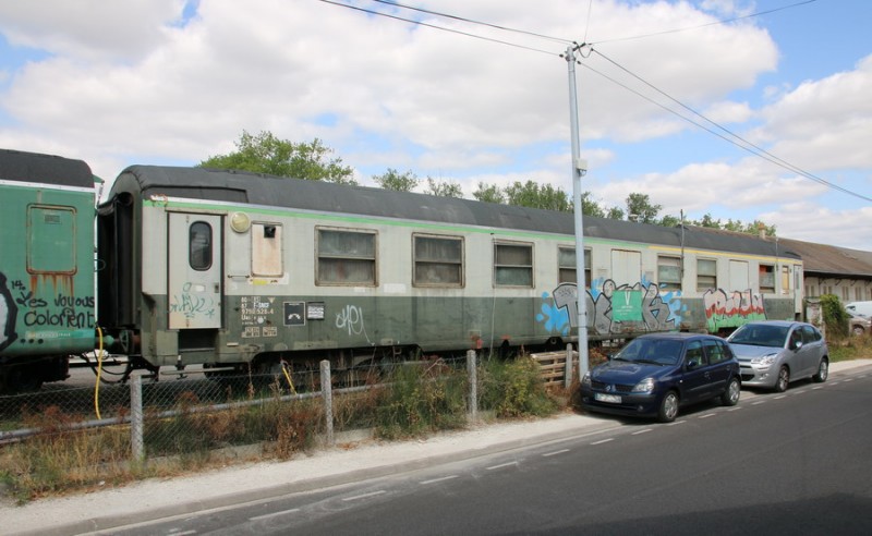 (5) 80 87 979 0 528-4 Uas H55 0 F SNCF-RS (2018-08-21 Amboise).jpg