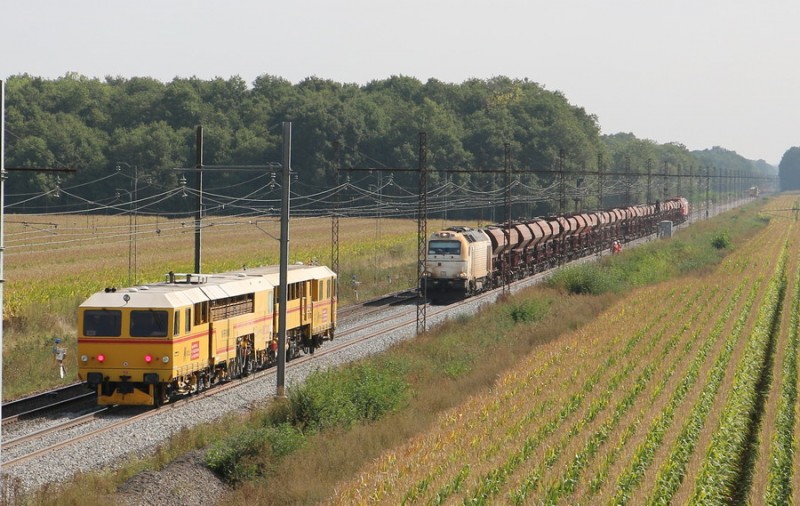 99 87 9 123 502-6 Type 109 FRP (2018-08-28 RVB Amboise).jpg