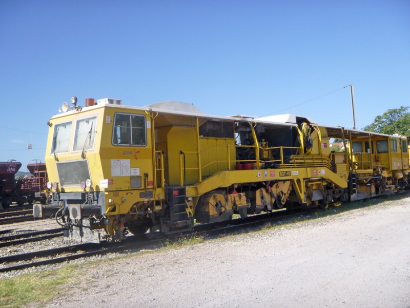 99 87 9 125 503-2 (2018-08-28 gare de triage de Badan ) RGT 15-2B n°618 (1).jpg