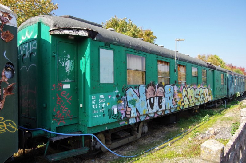 80 87 979 2 115-8 Uas H70 0 SNCF-MN (2018-10-10 gare de Guignicourt) (1).jpg