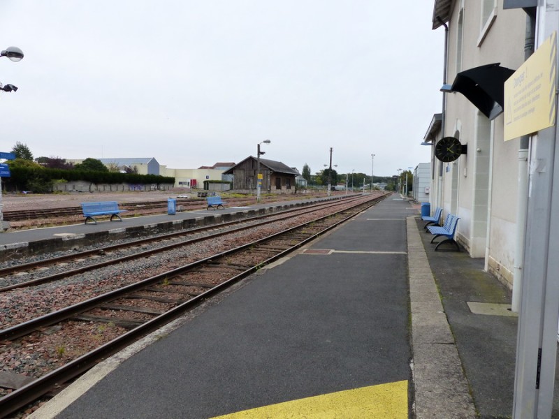 Gare de Joué-lés-Tours 2015-10-04 (3).jpg