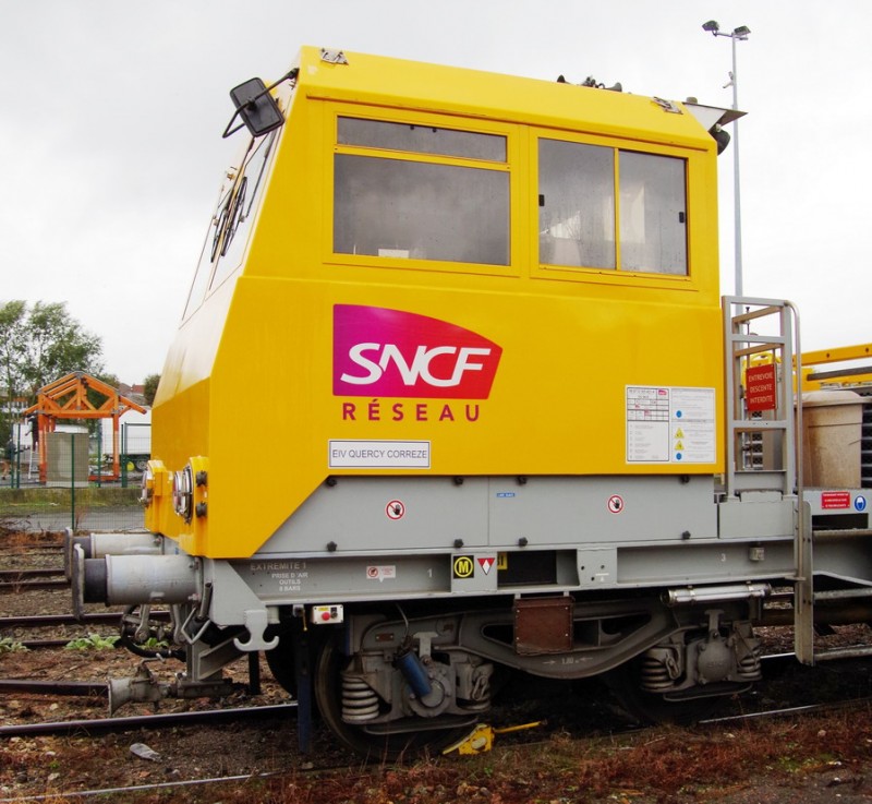 99 87 9 185 421-8 (2018-10-30 Saint Quentin) DU94 8-131 SNCF-AM (16).jpg