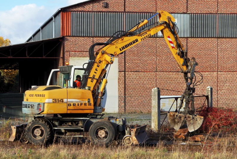 Liebherr 314 (2018-11-13 Nesle) (2).jpg (283 Kio) Vu 5387 fois Liebherr 314 (2018-11-13 Nesle) (2).jpg