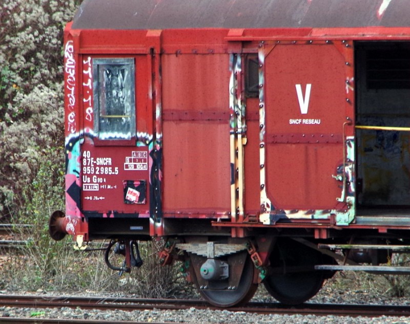 40 87 959 2 985-5 Us G90 6 F-SNCFR (2018-12-07 Longueau) (2).jpg