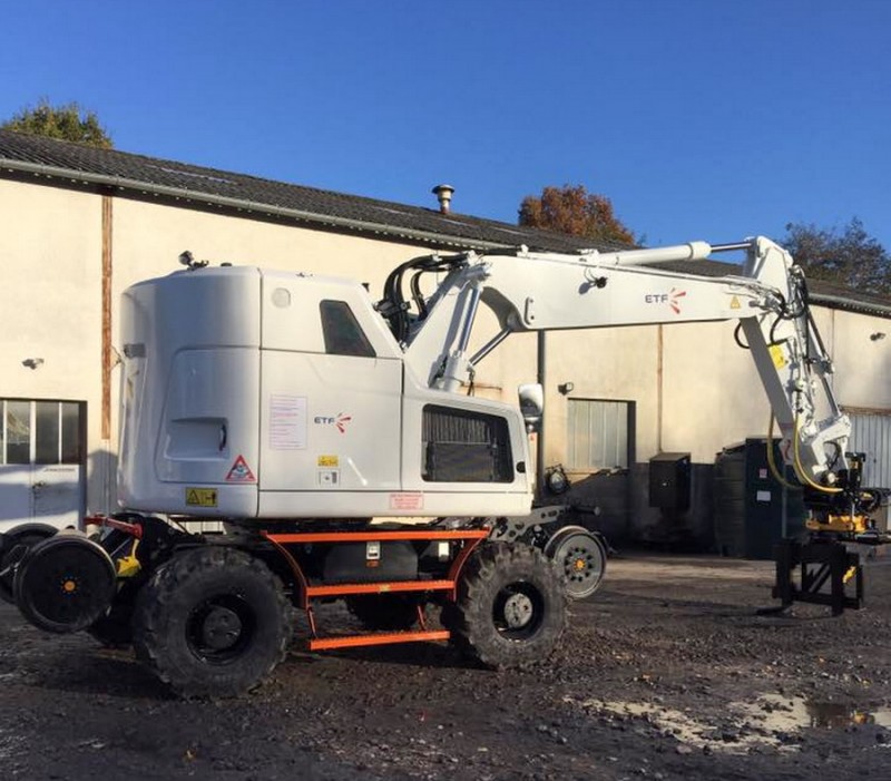 CAT323F (2018-11-00 Châlette-sur-Loing) ETF Centre IdF n°RH300189 (2).jpg (171.84 Kio) Vu 1898 fois CAT323F (2018-11-00 Châlette-sur-Loing) ETF Centre IdF n°RH300189 (2).jpg