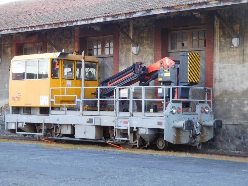 DU 84 P - 99 87 9 285 241-5 - SNCF CF à Langeac (1).jpg