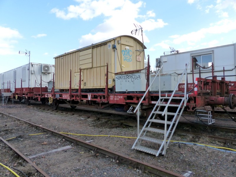 (2) 40 87 954 3 302-3 Us K54 6 SNCF-LM (2019-03-11 gare de Joué-les-Tours) (1).jpg