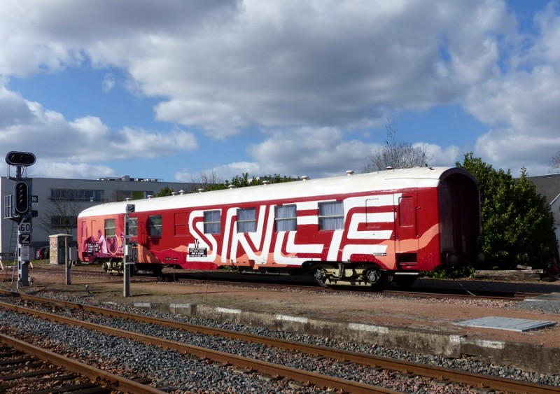 80 87 979 3 416-9 Uas H 55 0 F-SNCF-TR (2019-03-11 gare de Joué-les-Tours) (1).jpg
