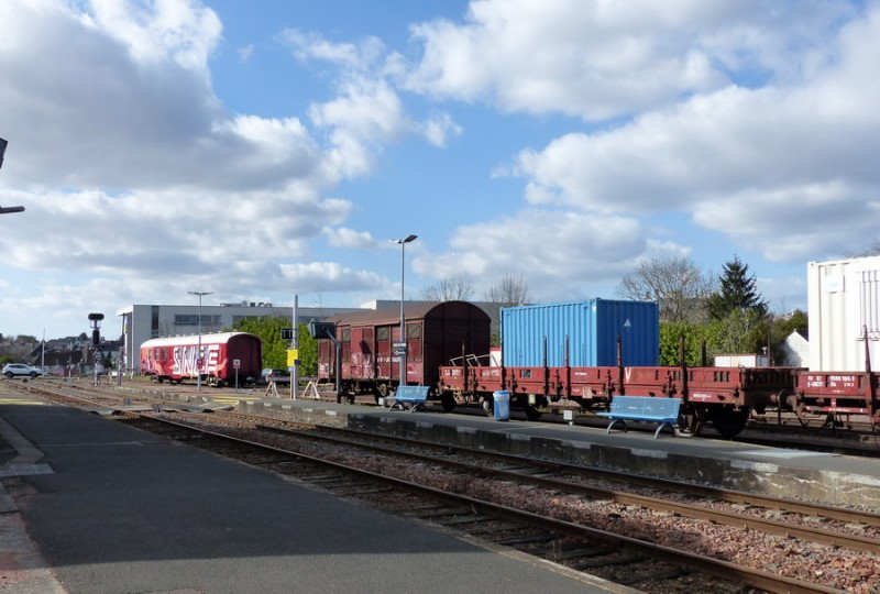 40 87 959 4 426-8 Us K55 1 F-SNCFR (2019-03-11 gare de Joué-les-Tours) (5).jpg