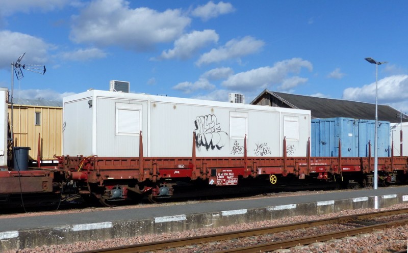 80 87 979 4 765-8 Uas R55 6 F-SNCFR (2019-03-11 gare de Joué-les-Tours) (1).jpg (169.66 Kio) Vu 1679 fois 80 87 979 4 765-8 Uas R55 6 F-SNCFR (2019-03-11 gare de Joué-les-Tours) (1).jpg