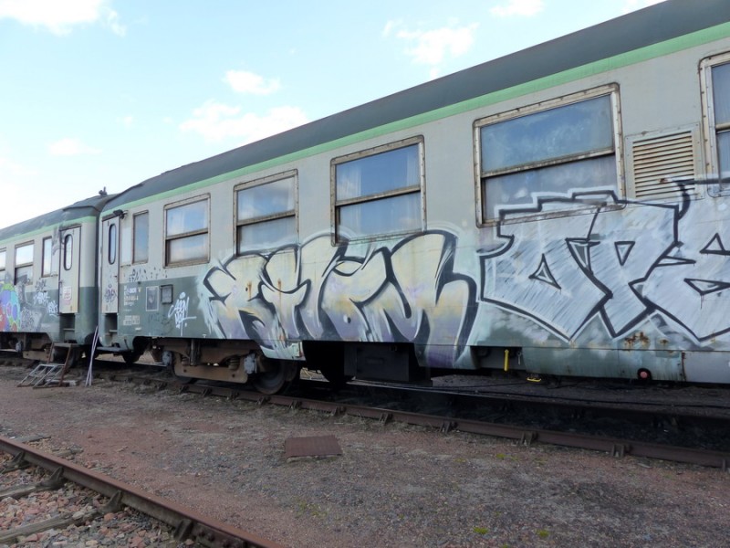 80 87 979 0 651-4 Uass H55 0 F-SNCFR (2019-03-11 gare de Joué-les-Tours) (4).jpg (197.54 Kio) Vu 5001 fois 80 87 979 0 651-4 Uass H55 0 F-SNCFR (2019-03-11 gare de Joué-les-Tours) (4).jpg