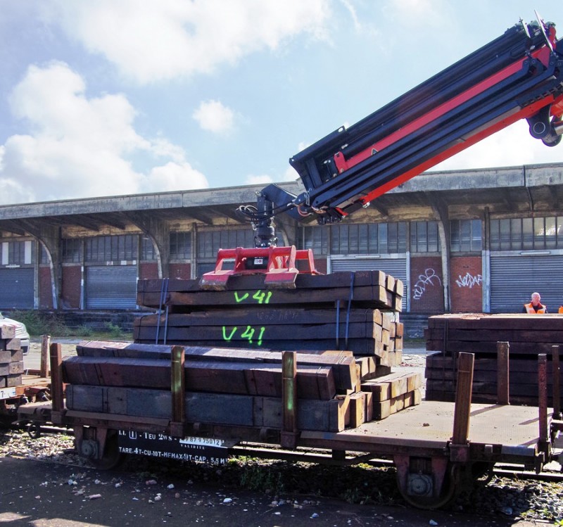 99 87 9 750 121-5 SNCF-LL (2019-03-19 St Quentin) (4).jpg (233.47 Kio) Vu 5412 fois 99 87 9 750 121-5 SNCF-LL (2019-03-19 St Quentin) (4).jpg