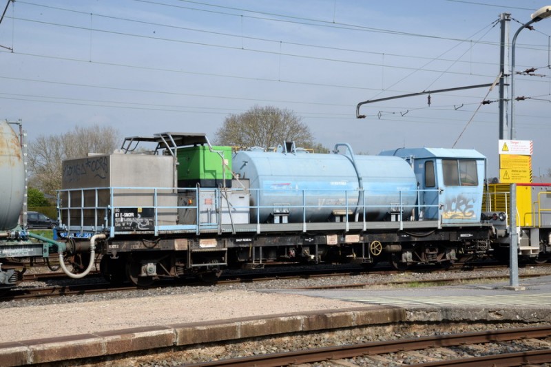 80 87 979 8 816-5 Uas W85 6 F-SNCFR (2019-04-06 Armagne Lucquy).jpg (184.4 Kio) Vu 7138 fois 80 87 979 8 816-5 Uas W85 6 F-SNCFR (2019-04-06 Armagne Lucquy).jpg