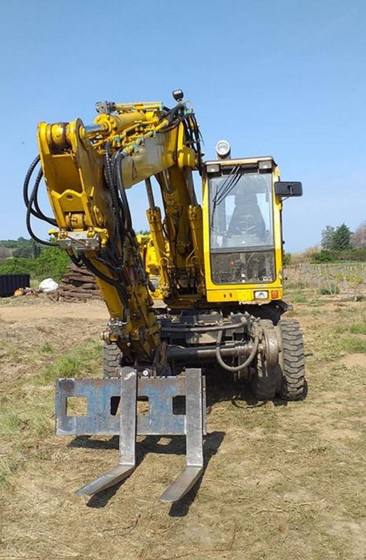 Liebherr A900ZW (2019-04-20 Uzes) vers Pont du Gard (2).jpg (242.15 Kio) Vu 2525 fois Liebherr A900ZW (2019-04-20 Uzes) vers Pont du Gard (2).jpg