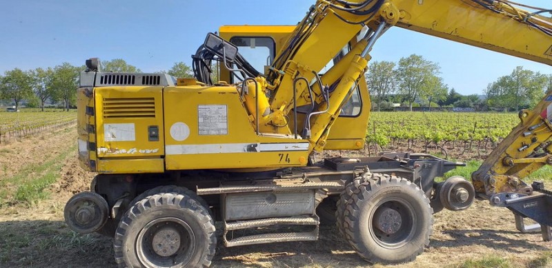 Liebherr A900ZW (2019-04-20 Uzes) vers Pont du Gard (10).jpg (175.48 Kio) Vu 2525 fois Liebherr A900ZW (2019-04-20 Uzes) vers Pont du Gard (10).jpg