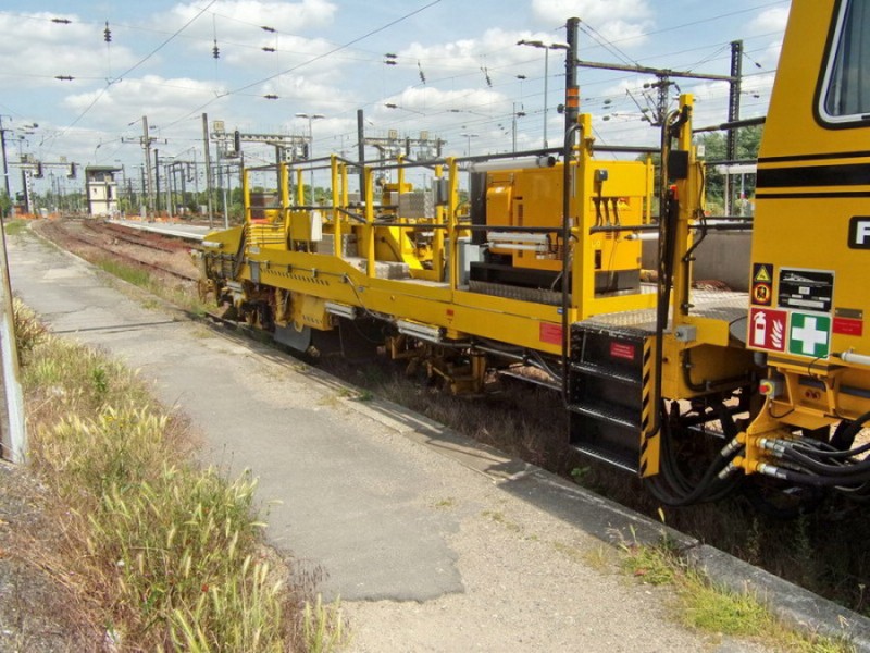 99 87 9 124 042-2 - 108-275 LC (2019-06-01 gare de Douai) (13).jpg