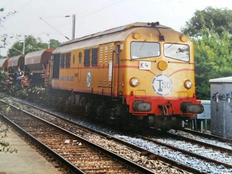 CC 65522 (1994-12-06 gare de Boulouris 83) train de ballast.jpg