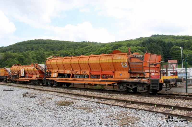 99 87 9 352 524-2 VAD 85 PSE (2019-06-15 Saint-Sulpice-Laurière) Colas Rail n°252 (0).jpg