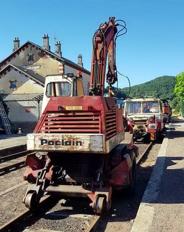 Pelle RR Poclain (2019-07-00 Bort-les-Orques)(7).jpg