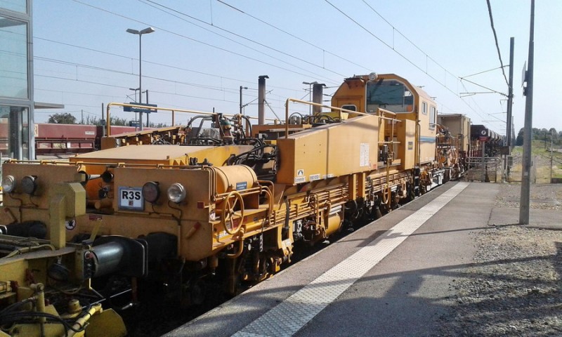 99 87 9 125 528-9 SSP 230 T Dynamic (2019-08-02 gare d'Abancourt) Railmat (1).jpg