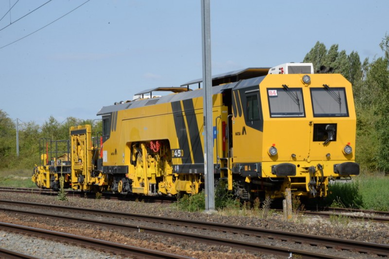 99 87 9 122 537-3 B45D (2019-08-07 gare de Saleux) Matisa n°4539 GCF (1).jpg (177.14 Kio) Vu 5861 fois 99 87 9 122 537-3 B45D (2019-08-07 gare de Saleux) Matisa n°4539 GCF (1).jpg