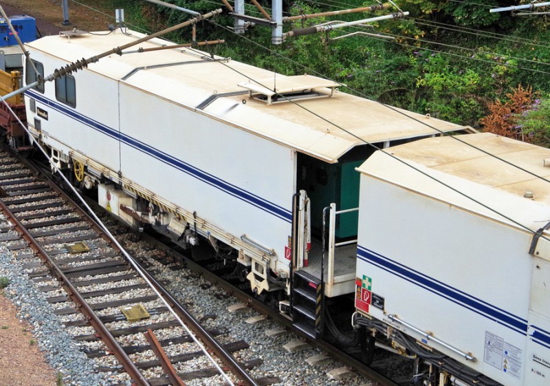 99 87 9 122 527-4 (2019-08-06 gare d'Amiens saint Roch) Delcourt Rail (2).jpg