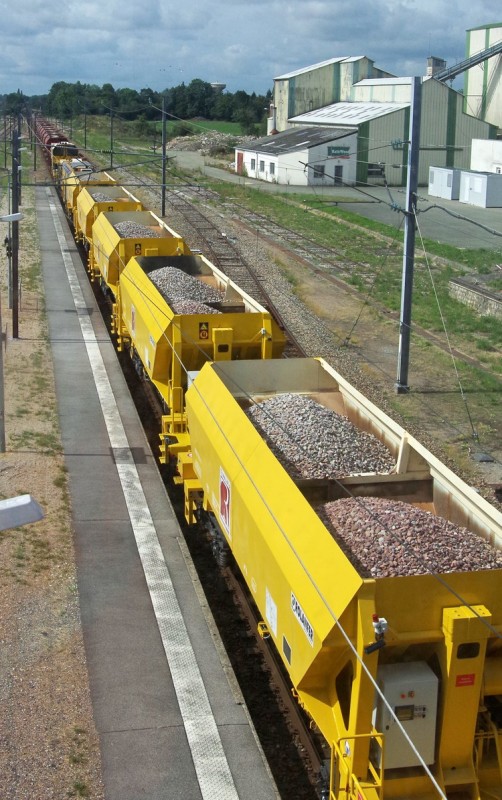 (104) 2019-08-12 gare d'Abancourt (1).jpg (349.16 Kio) Vu 808 fois (104) 2019-08-12 gare d'Abancourt (1).jpg