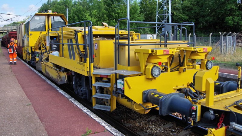 99 87 9 125 537-0 (2019-08-20 Poix de Picardie) (1).jpg