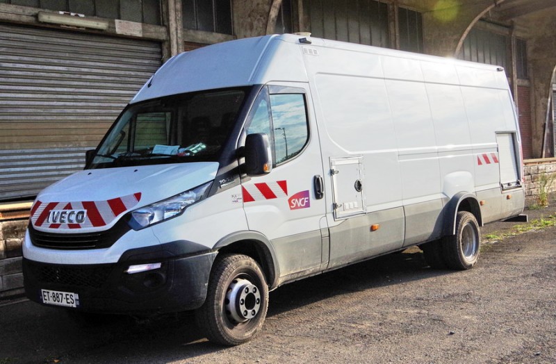IVECO DAILY (2019-09-17 Saint-Quentin) (1).jpg