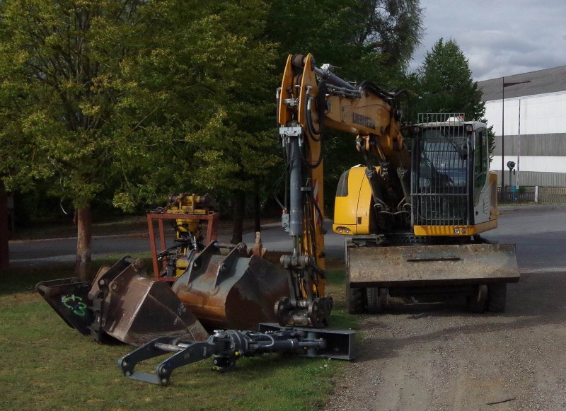 Liebherr A 918 Compact - WLHZ1192VZK080189 - BRIFER - 3 (2) (light).jpg