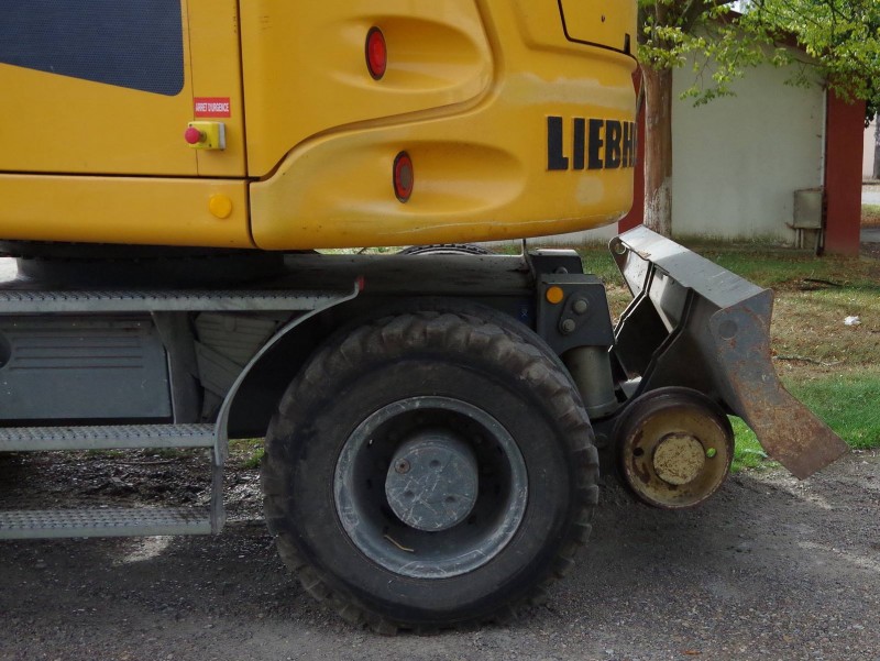 Liebherr A 918 Compact - WLHZ1192VZK080189 - BRIFER - 3 (17) (light).jpg