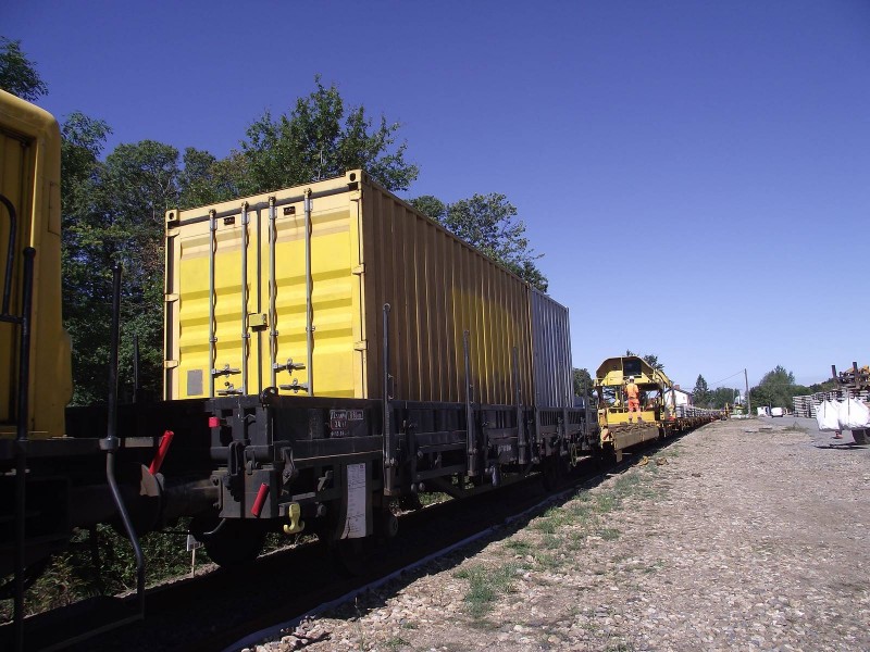 wagon_17-K50 containers-2.JPG