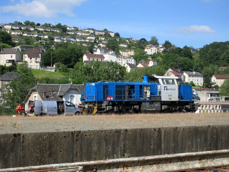 (1) maintenance sur la 1596 Ferrotract.JPG