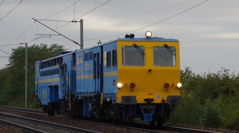 108 32 U - 99 87 9 122 521-7 - Colas Rail (ex Vecchietti) (1)  (light).jpg