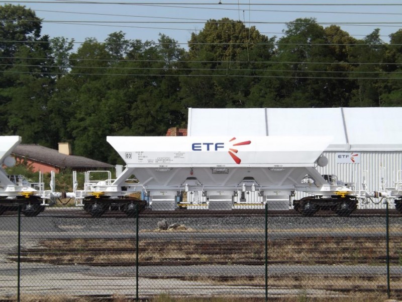 33 87 677 1 055-5 - ETF n°03.jpg